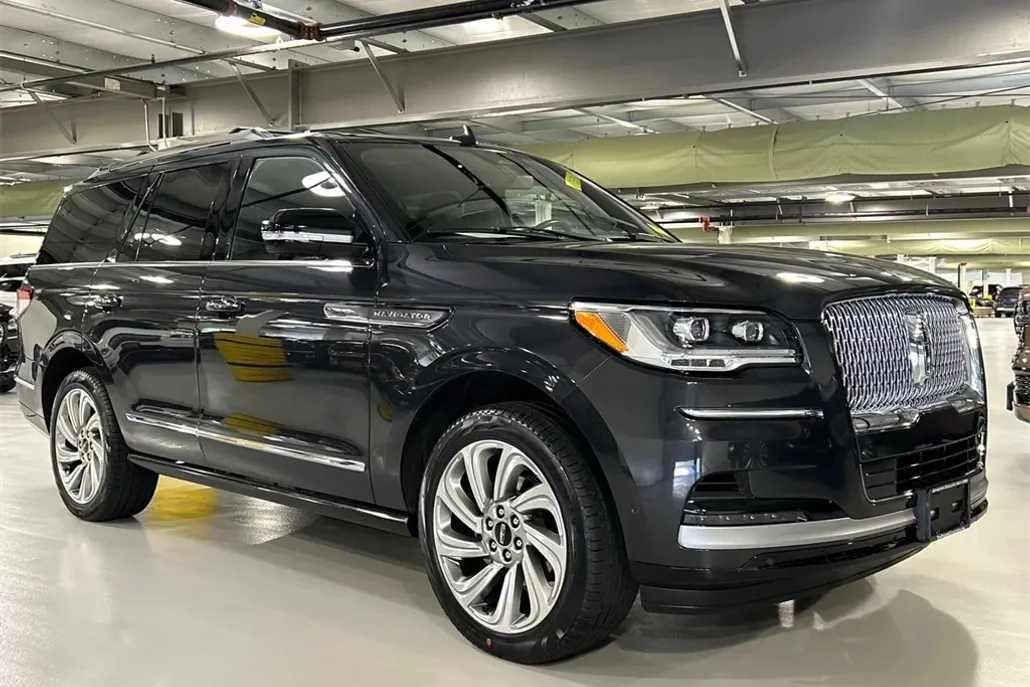 2022 Lincoln Navigator Reserve photo 1