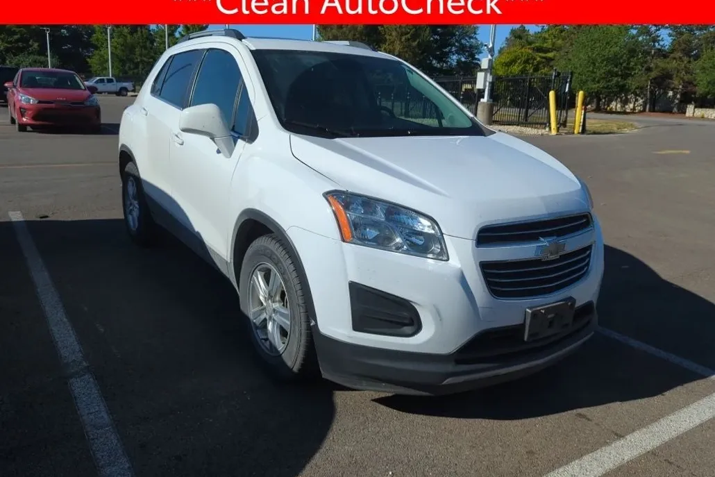 2016 Chevrolet Trax LT photo 1
