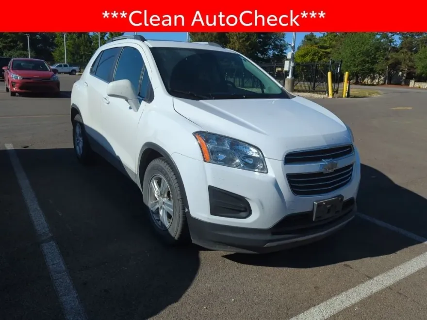 2016 Chevrolet Trax LT photo 1