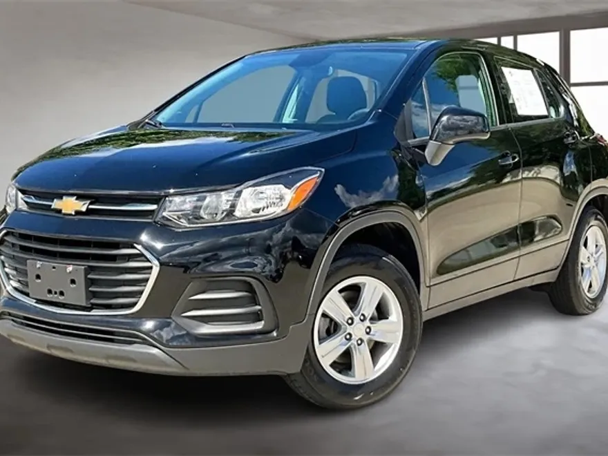 2020 Chevrolet Trax LS photo 1