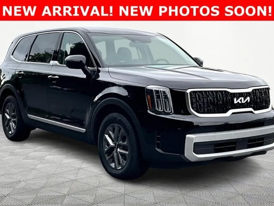 2024 Kia Telluride LX photo 1