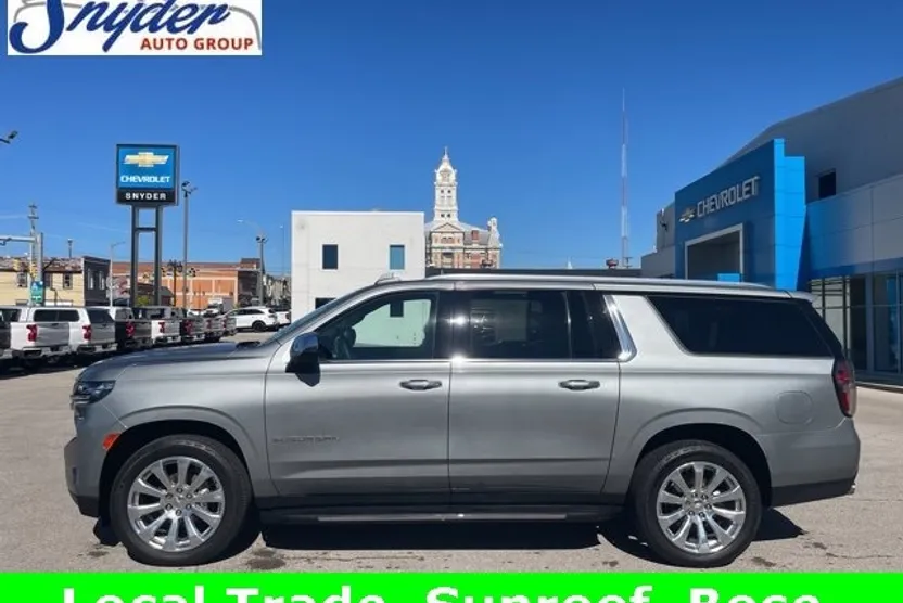 2023 Chevrolet Suburban Premier photo 1