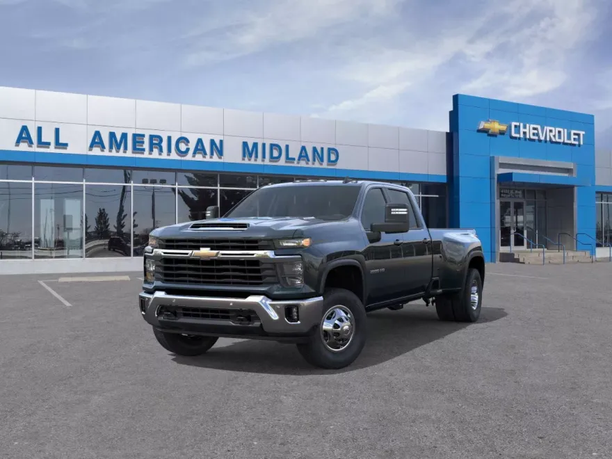 2026 Chevrolet Silverado 3500HD LT photo 1