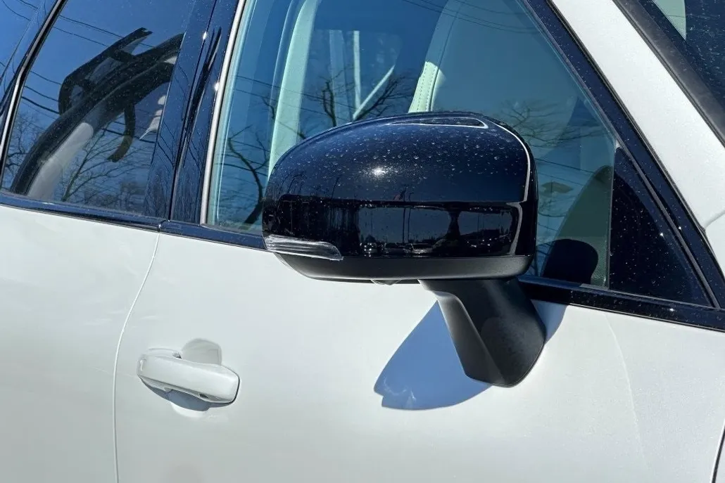 2025 Volvo XC60 B5 photo 1