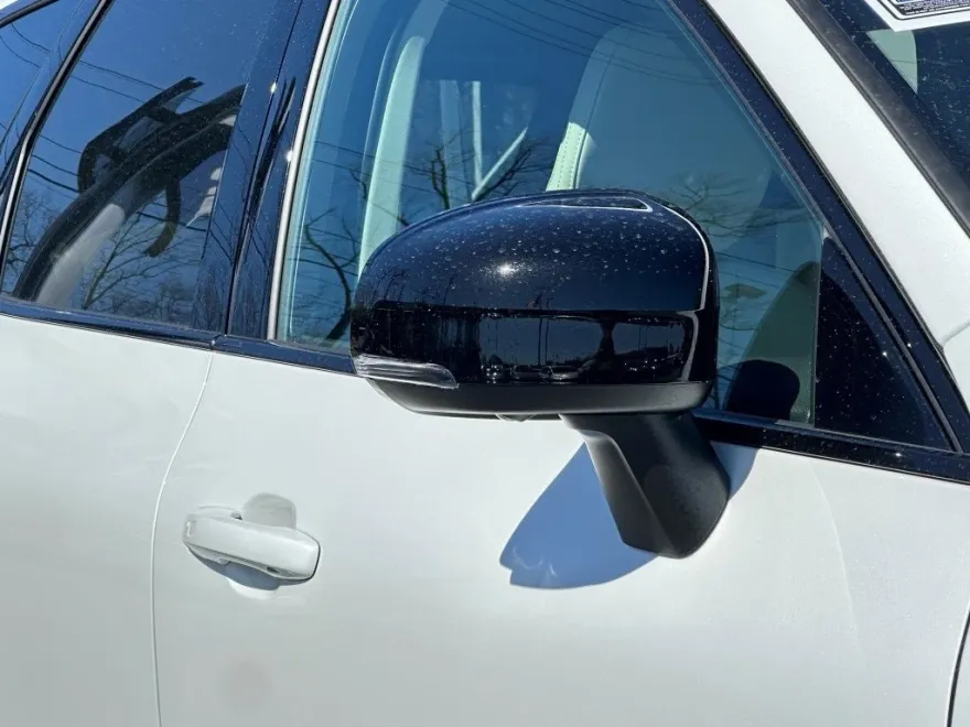 2025 Volvo XC60 B5 photo 1