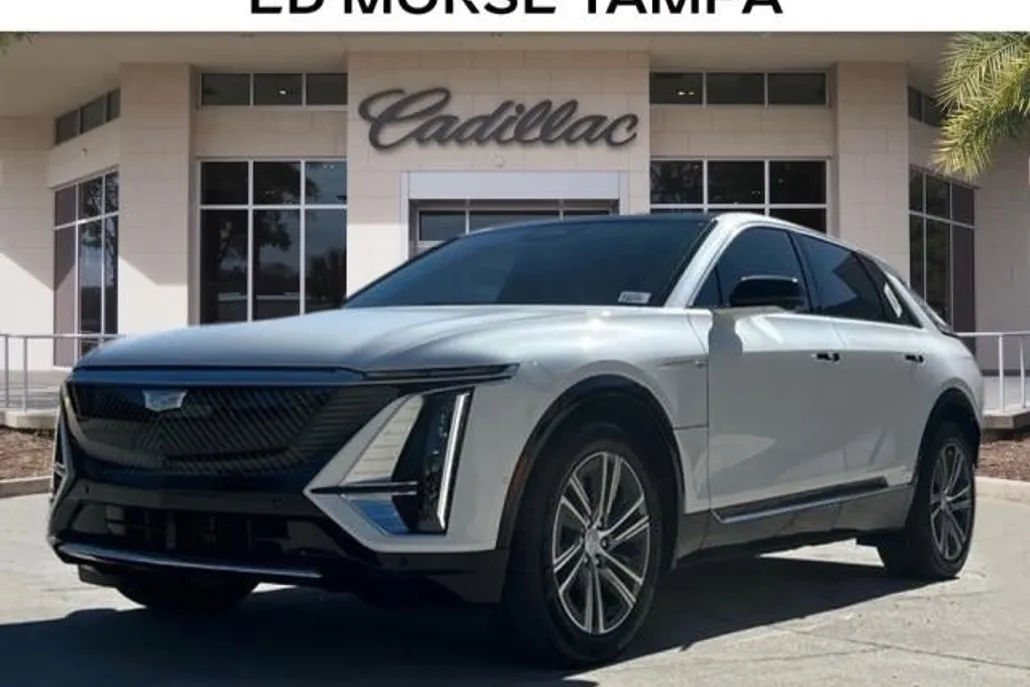 2025 Cadillac Lyriq Luxury photo 1