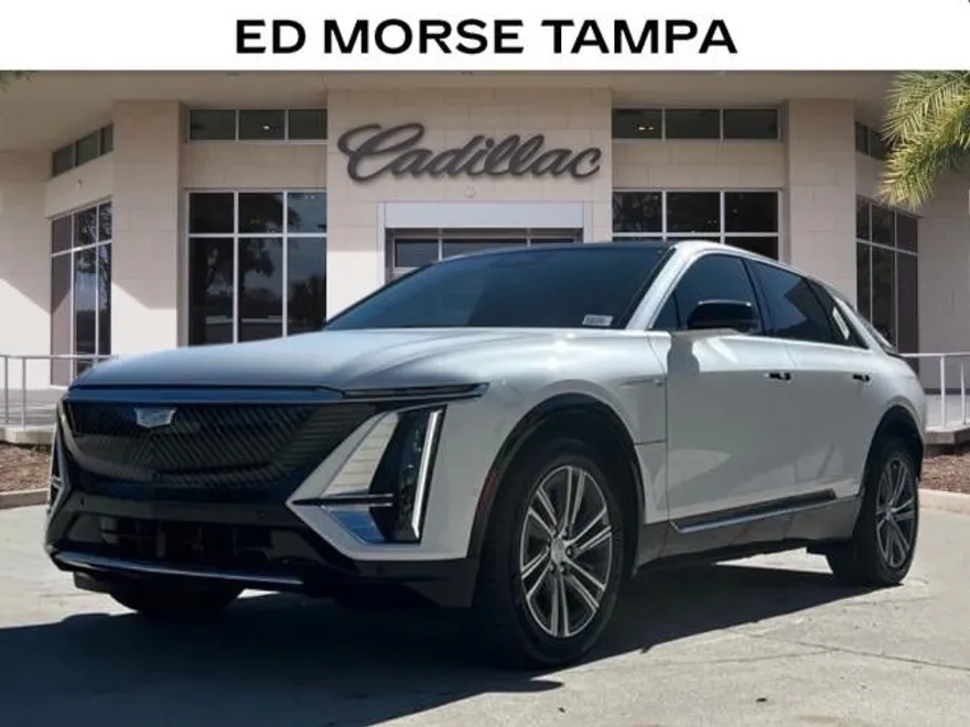 2025 Cadillac Lyriq Luxury photo 1