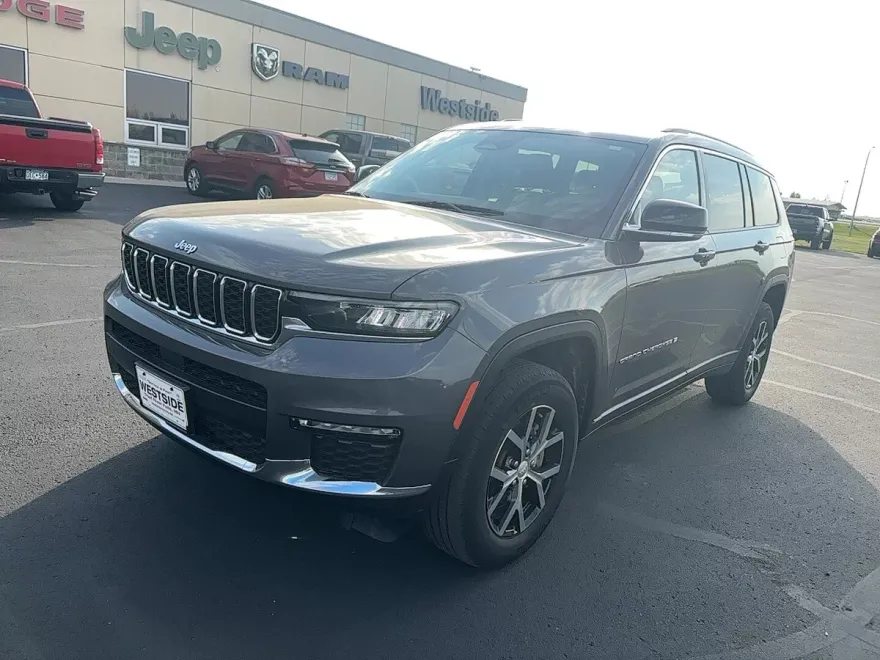 2023 Jeep Grand Cherokee Limited photo 1