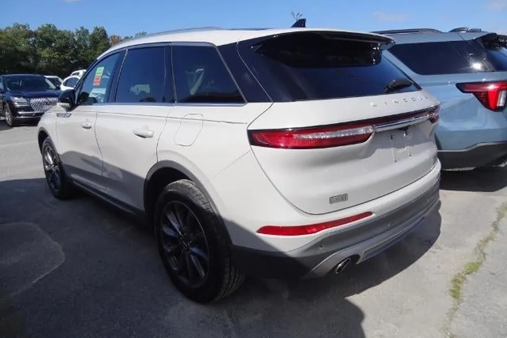 2021 Lincoln Corsair Standard photo 1
