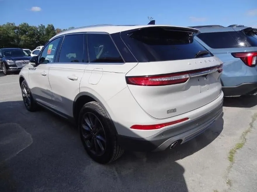 2021 Lincoln Corsair Standard photo 1