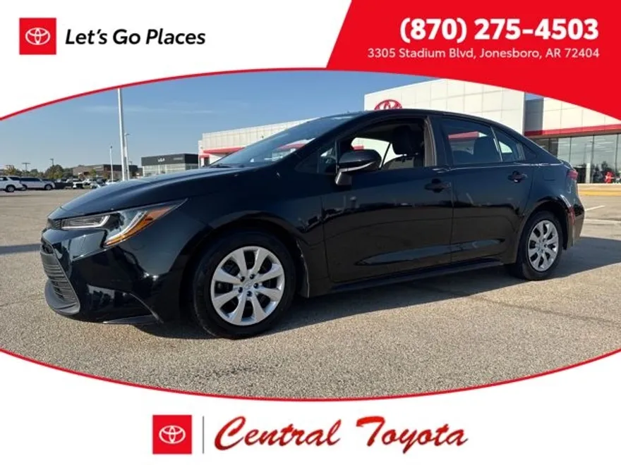 2023 Toyota Corolla LE photo 1