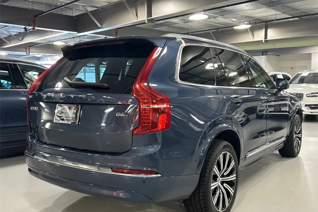 2023 Volvo XC90 AWD Plus photo 1
