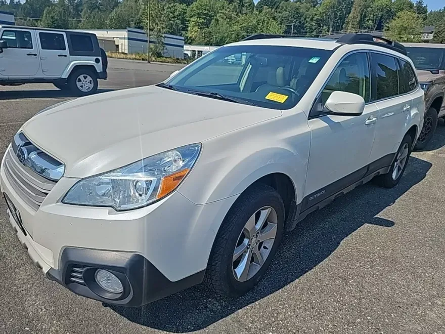 2013 Subaru Outback 2.5i Limited photo 1