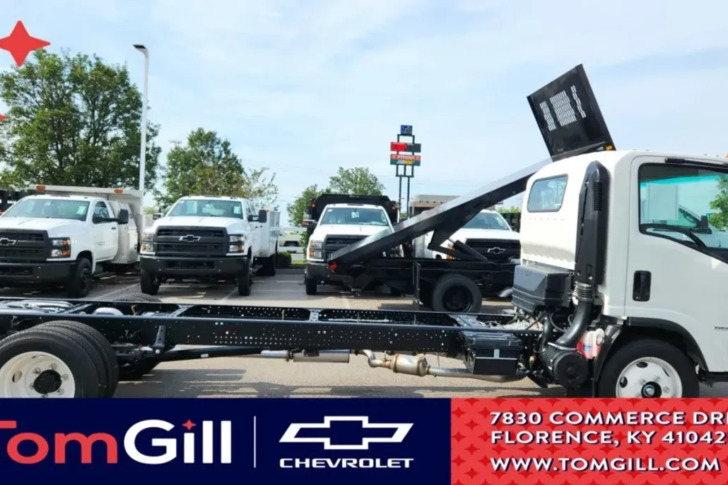 2025 Chevrolet Silverado photo 1
