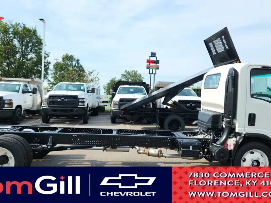 2025 Chevrolet Silverado photo 1
