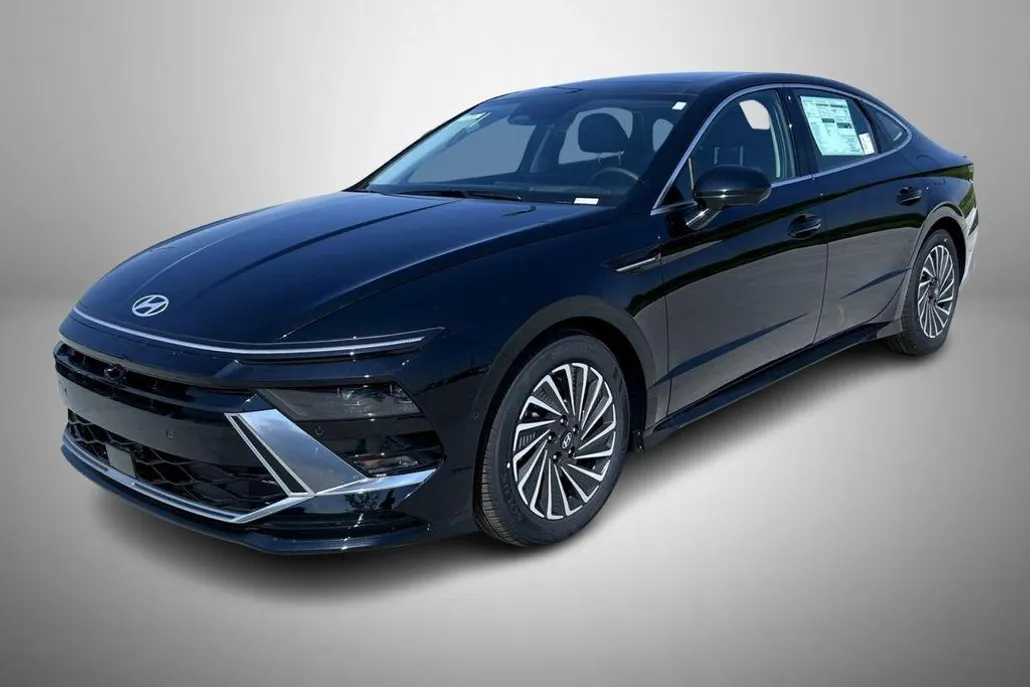2025 Hyundai Sonata Hybrid Limited photo 1