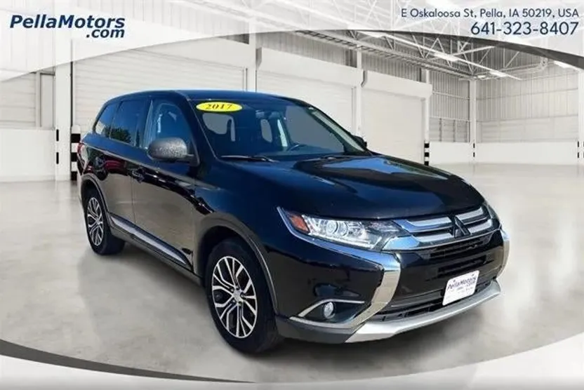 2017 Mitsubishi Outlander ES photo 1