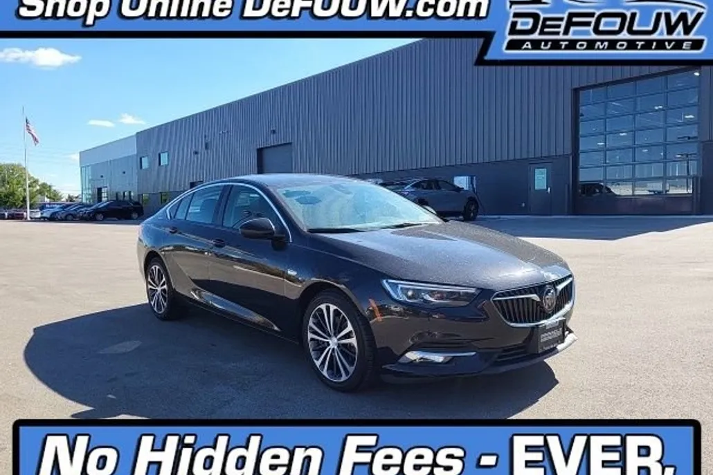 2018 Buick Regal Sportback Essence photo 1