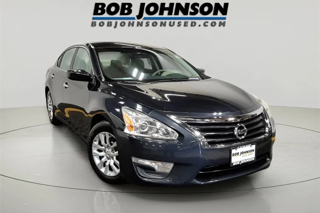 2015 Nissan Altima 2.5 S photo 1
