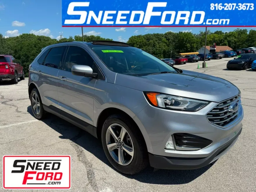 2021 Ford Edge SEL photo 1
