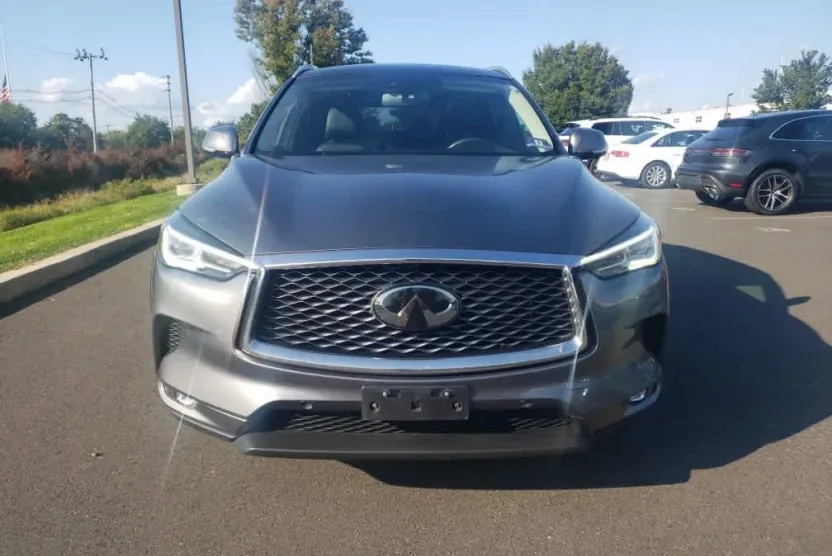 2019 Infiniti QX50 Essential AWD photo 1