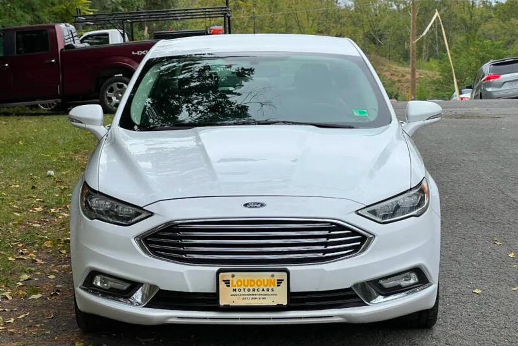 2017 Ford Fusion SE photo 1
