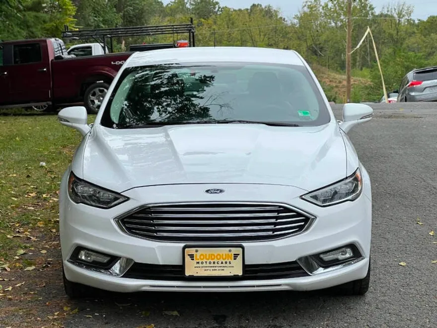 2017 Ford Fusion SE photo 1