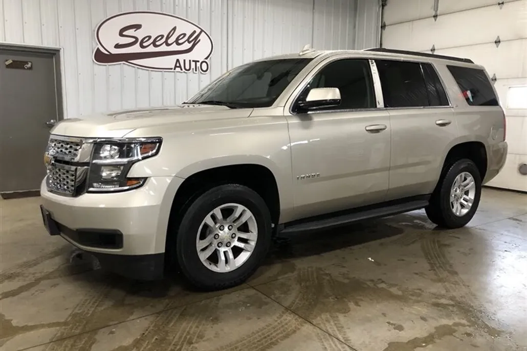 2016 Chevrolet Tahoe LT photo 1