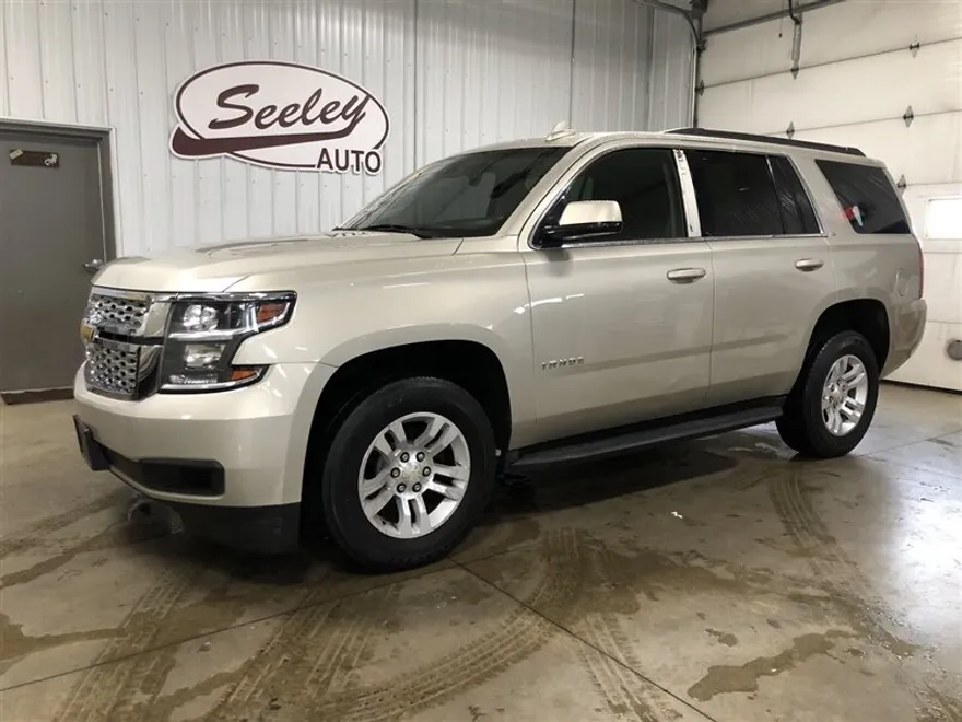 2016 Chevrolet Tahoe LT photo 1