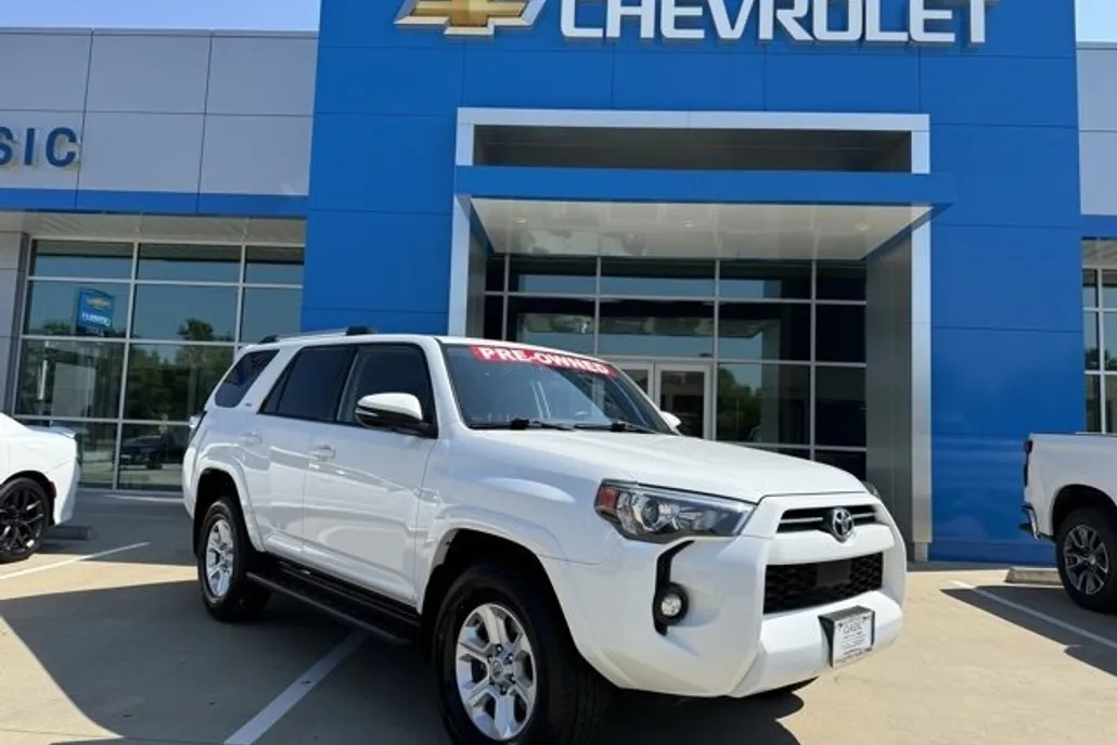 2024 Toyota 4Runner SR5 Premium photo 1