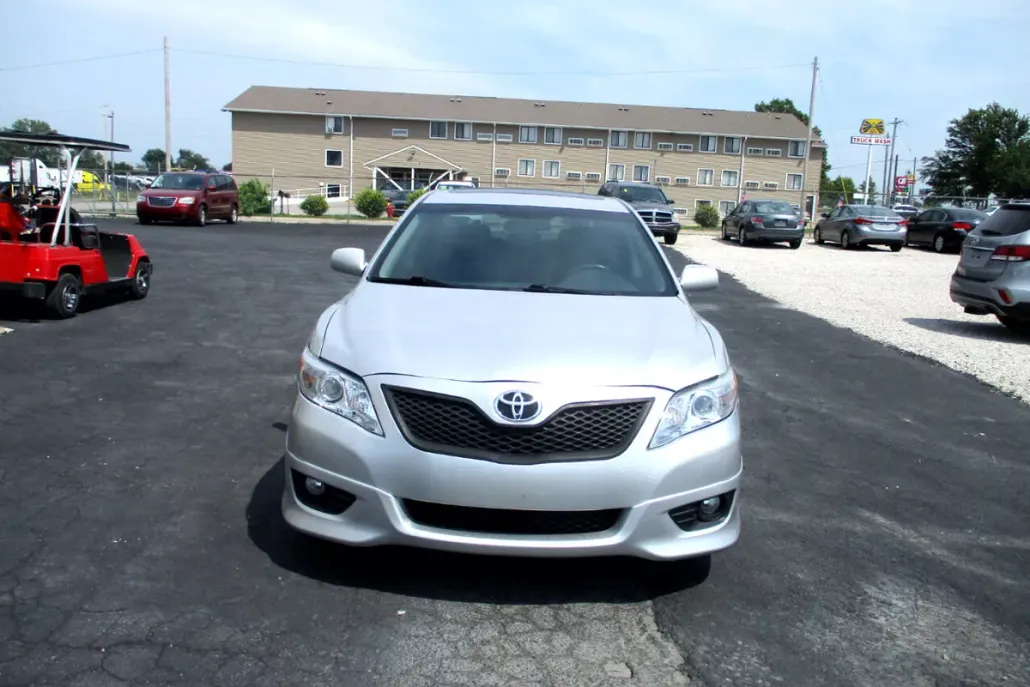 2011 Toyota Camry Base photo 1
