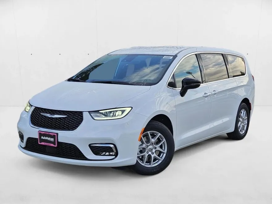 2025 Chrysler Pacifica photo 1