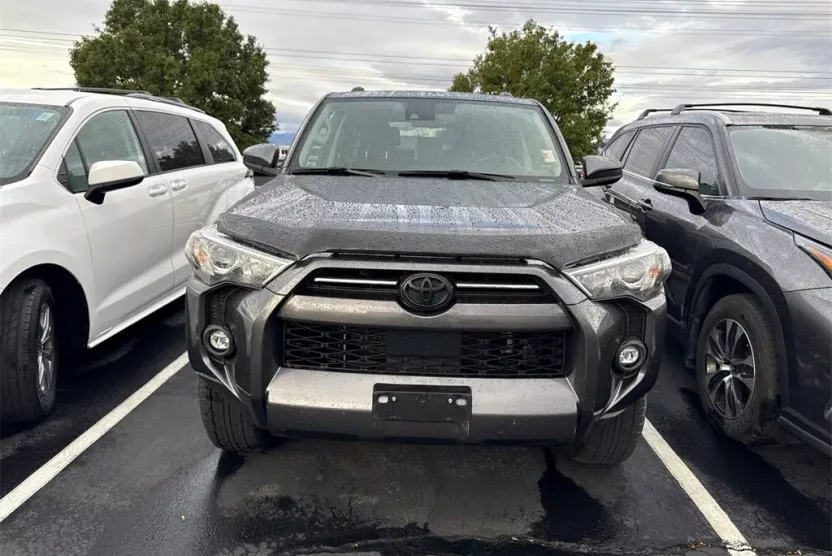 2022 Toyota 4Runner SR5 photo 1