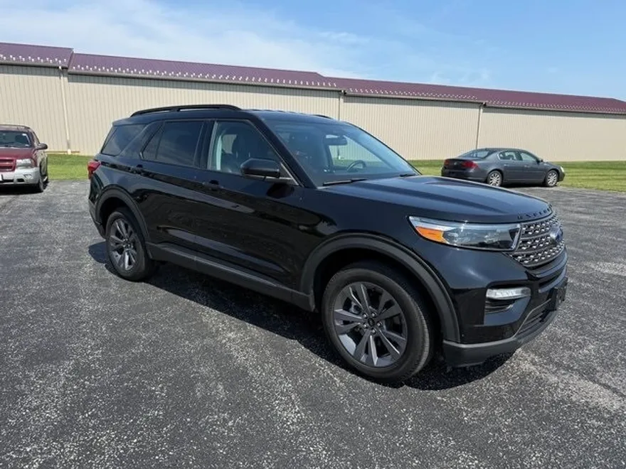 2022 Ford Explorer XLT photo 1