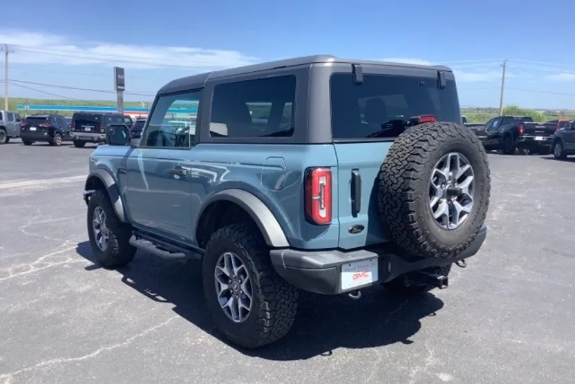 2022 Ford Bronco Badlands photo 1