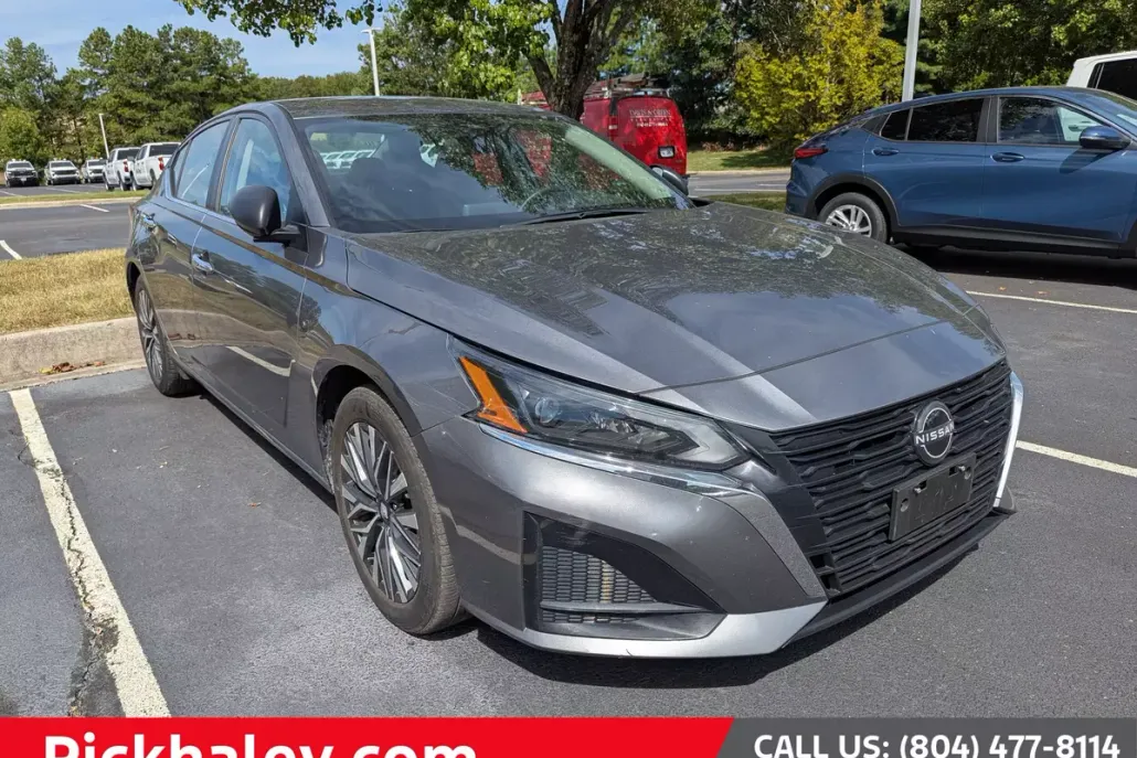 2024 Nissan Altima 2.5 SV photo 1