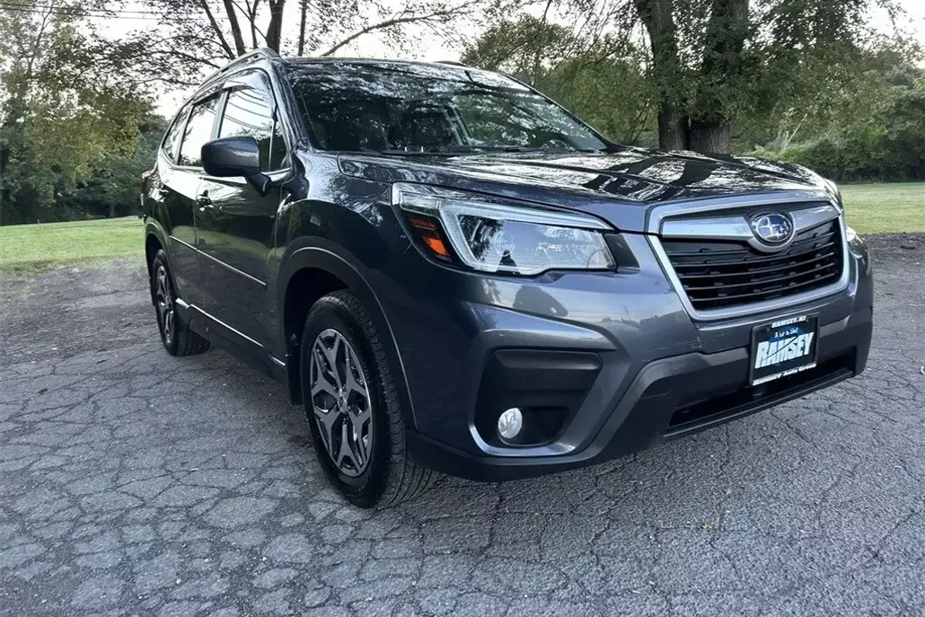 2021 Subaru Forester Premium photo 1