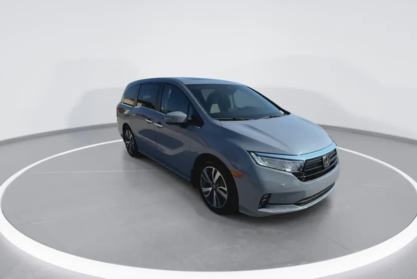 2023 Honda Odyssey Touring photo 1
