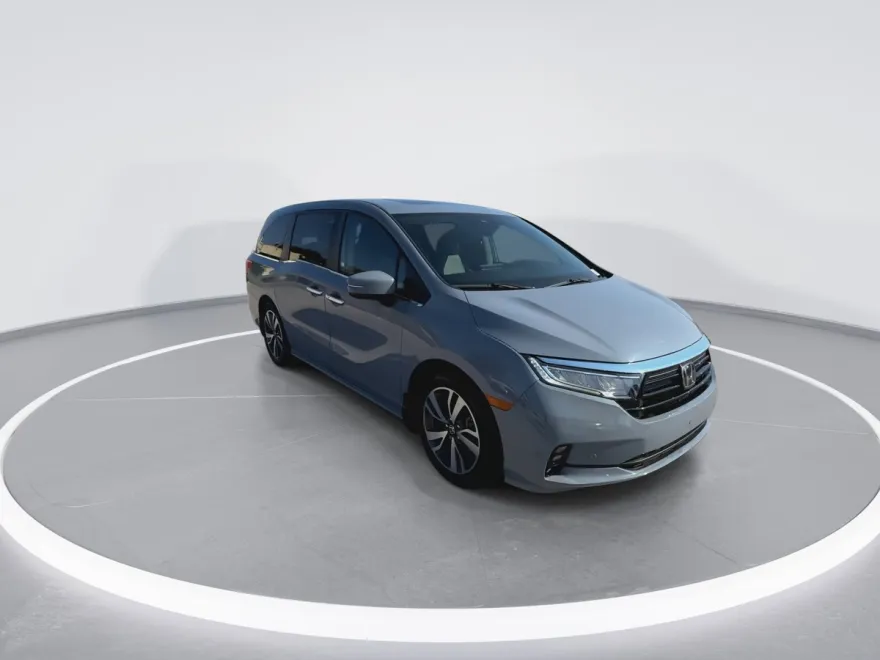 2023 Honda Odyssey Touring photo 1