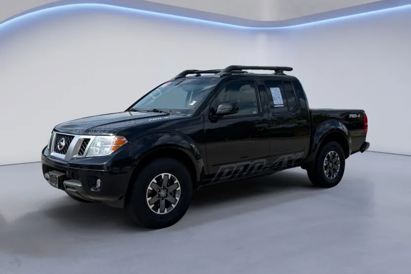 2021 Nissan Frontier Crew Cab PRO-4X photo 1