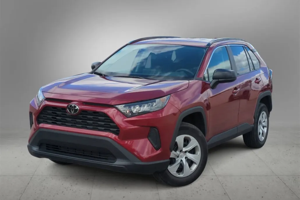2021 Toyota RAV4 LE photo 1