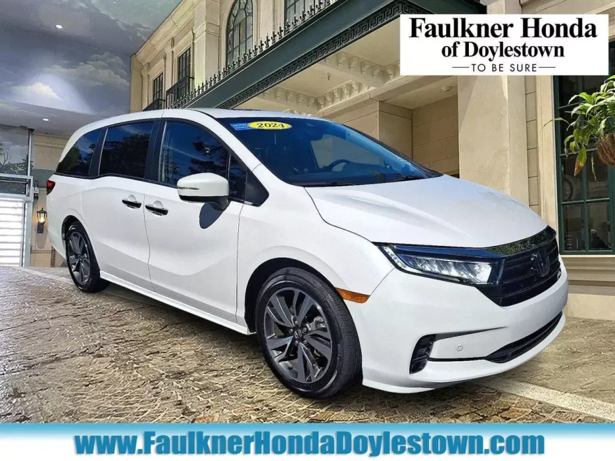 2024 Honda Odyssey Touring photo 1