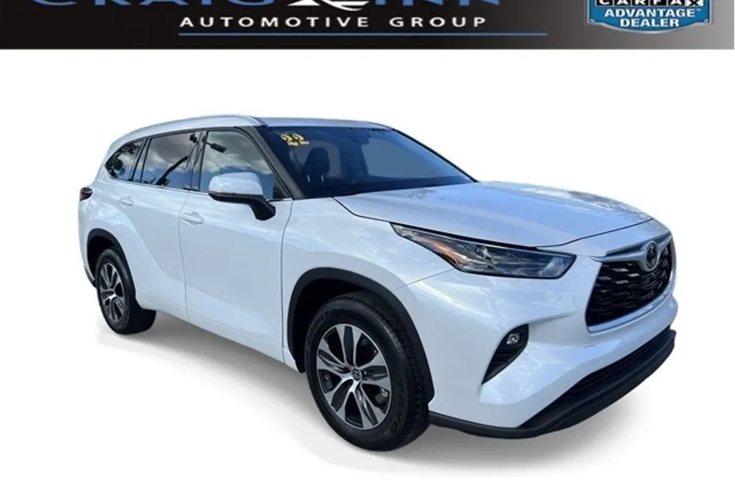 2022 Toyota Highlander XLE photo 1