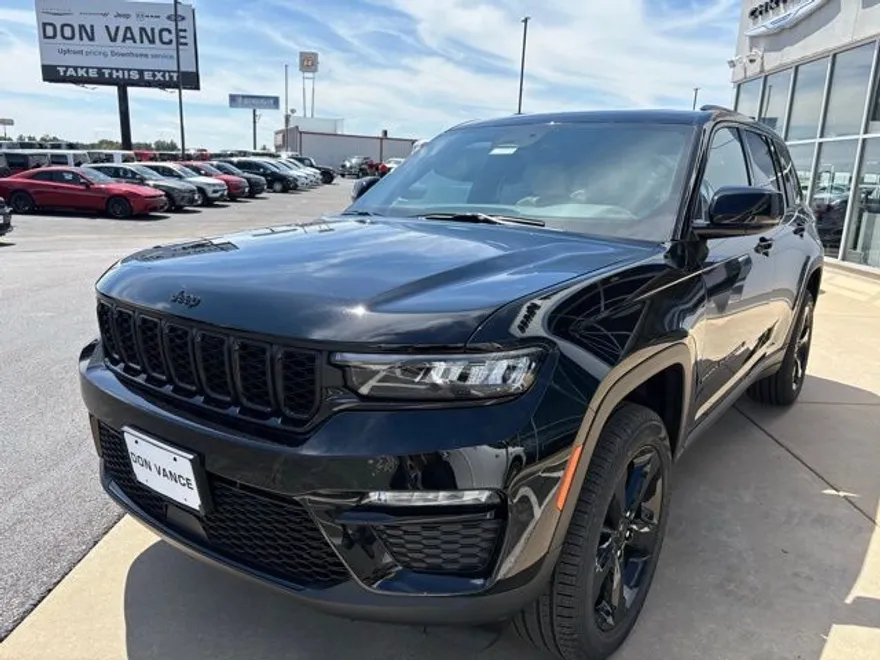 2025 Jeep Grand Cherokee Limited photo 1