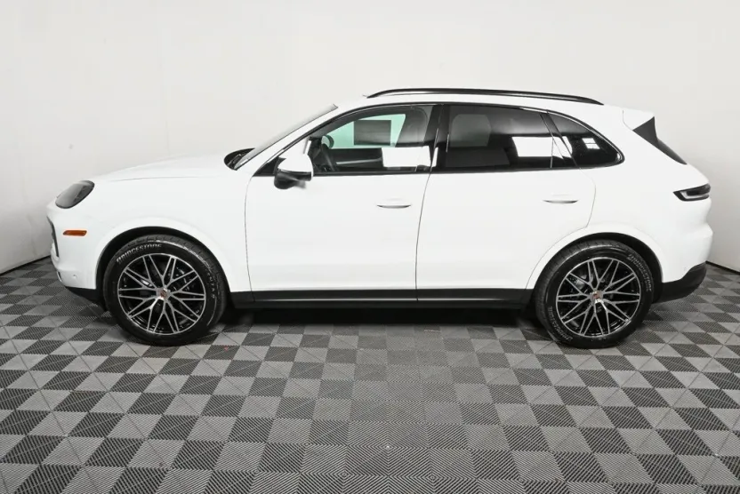 2026 Porsche Cayenne photo 1
