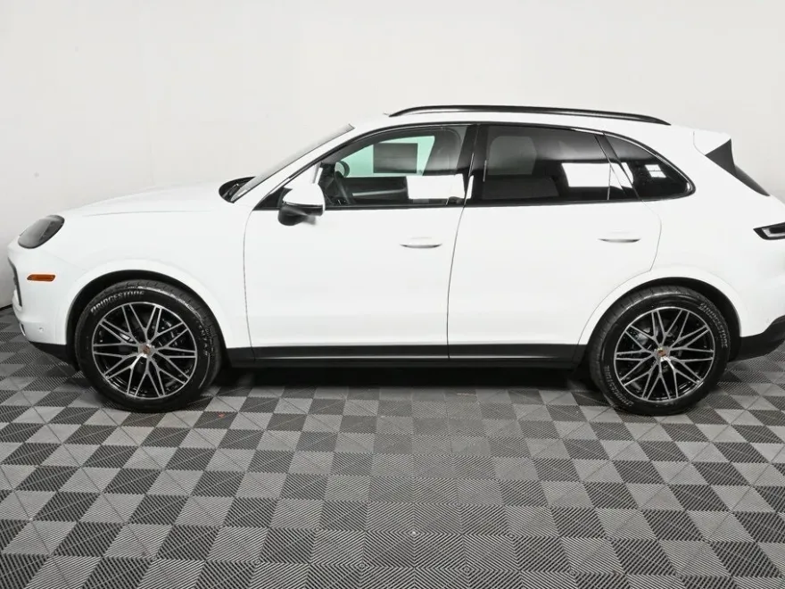 2026 Porsche Cayenne photo 1