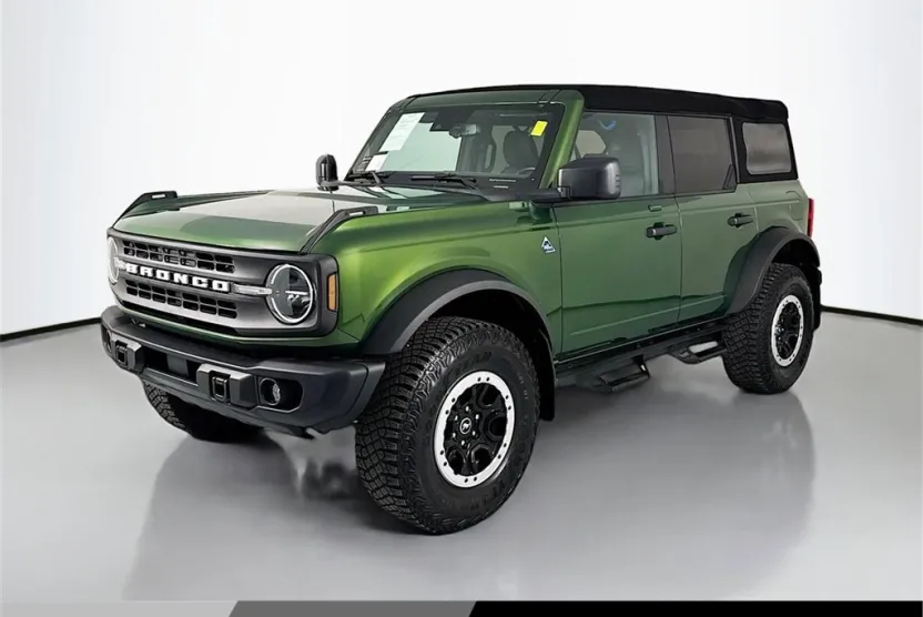2023 Ford Bronco Black Diamond photo 1