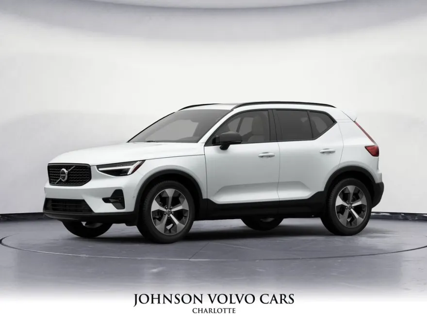 2026 Volvo XC40 Plus photo 1