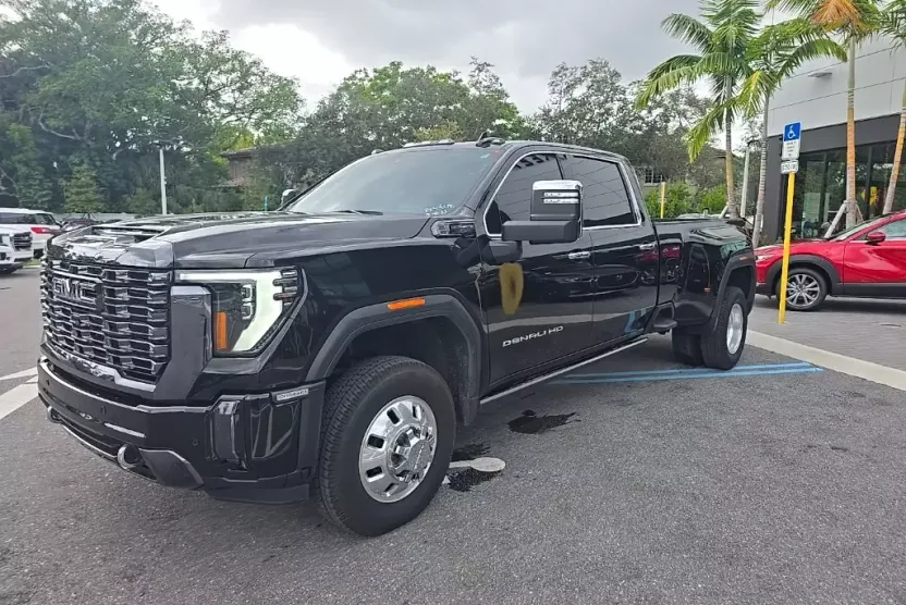 2024 Gmc Sierra HD Denali Ultimate photo 1