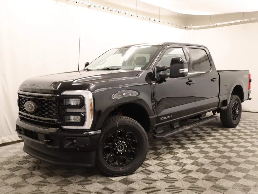 2025 Ford F-250 Lariat photo 1